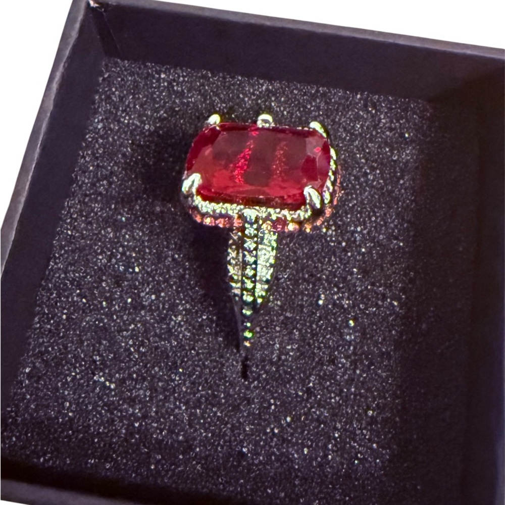 Elegant, Gorgeous Silver and Fiery Red Gemstone Ring